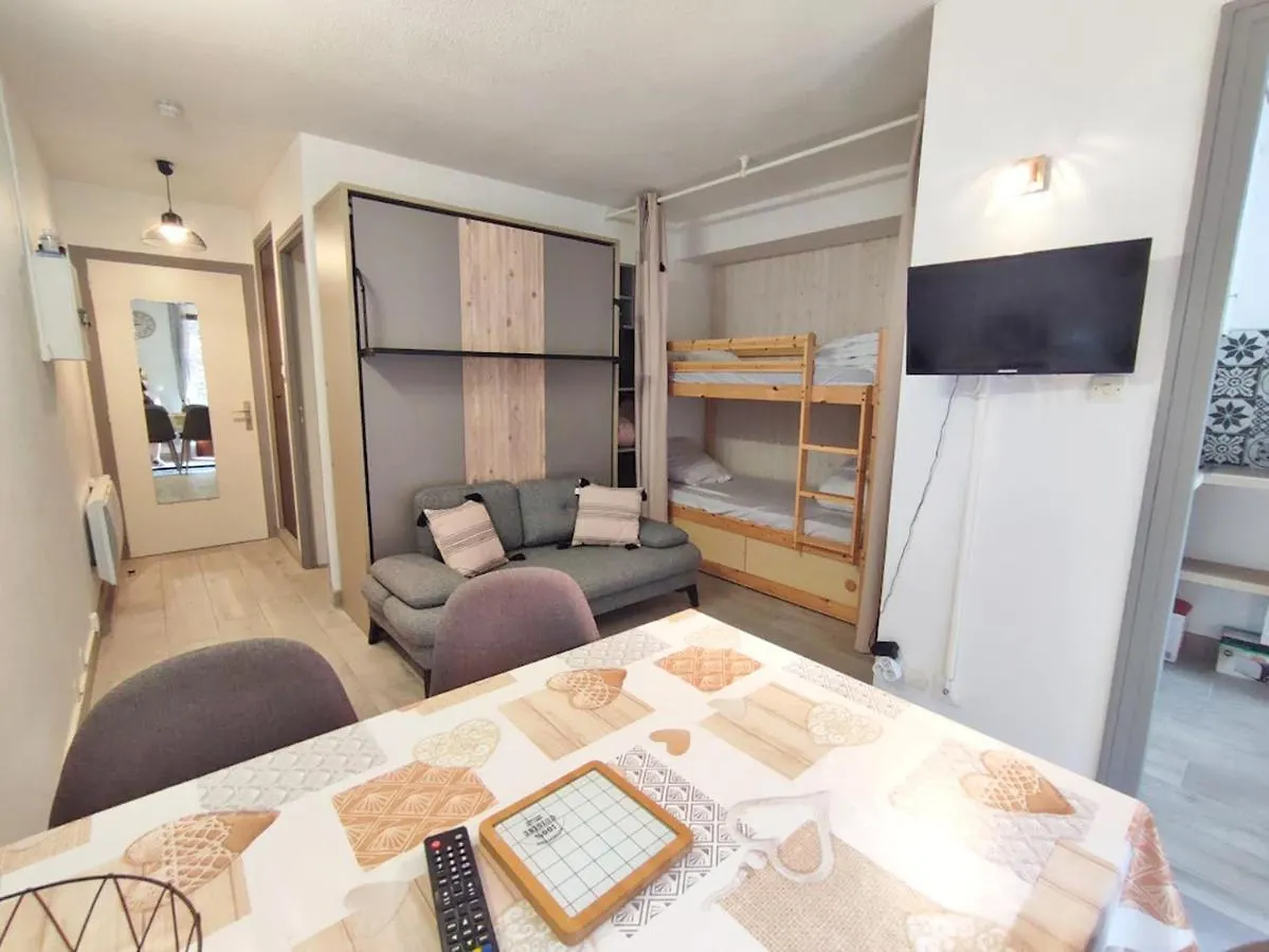 Le Reflet Des Montagnes, Studio, Centre Luchon, 4 Personnes Bagnères-de-Luchon 0*,